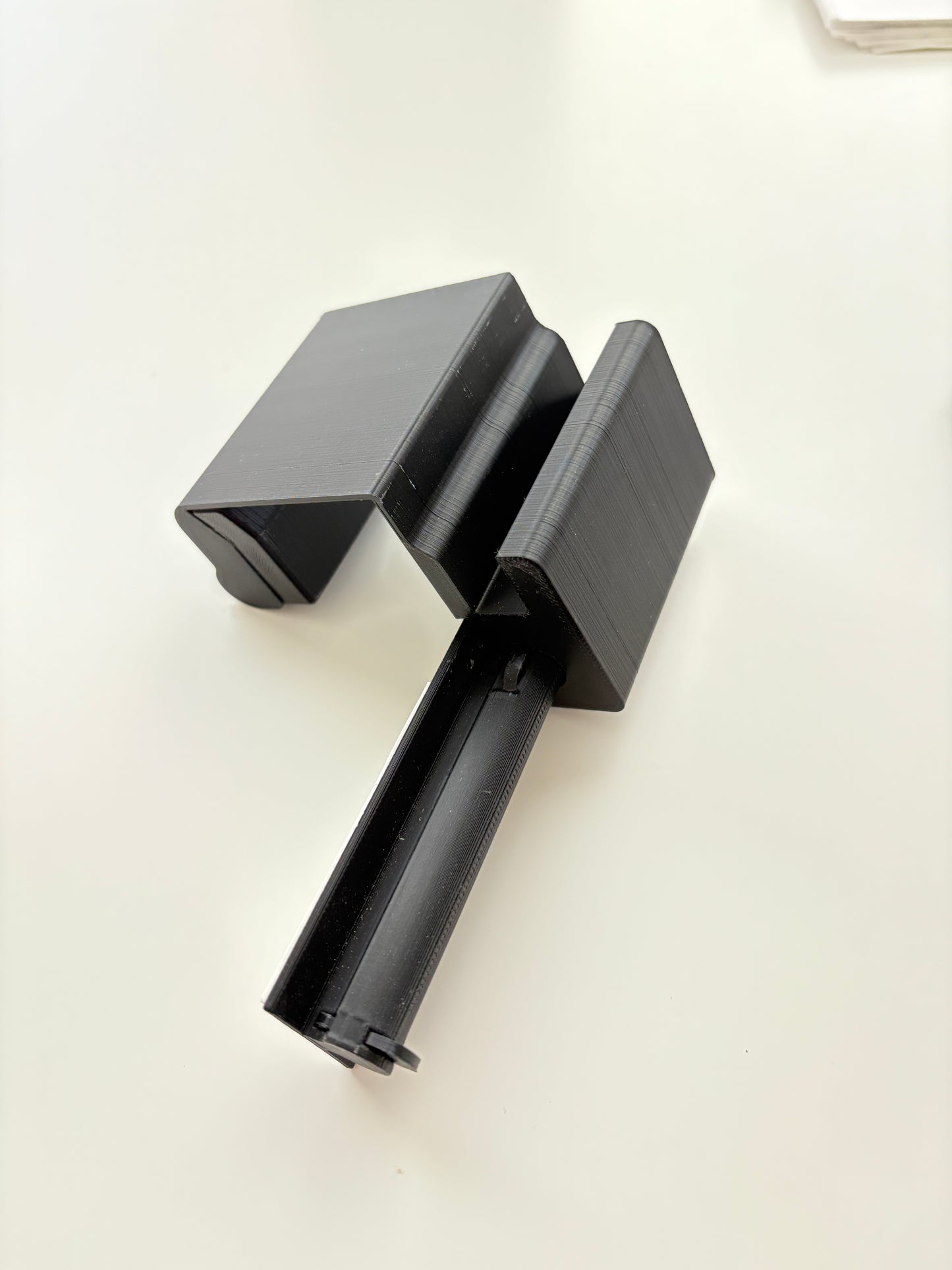 Door Nanny, Child & Pet, Non-Damaging Vertical Door Edge, Door Retention Latch